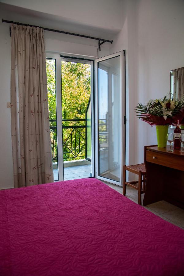 Hotel Adonis Kriopigi Ngoại thất bức ảnh